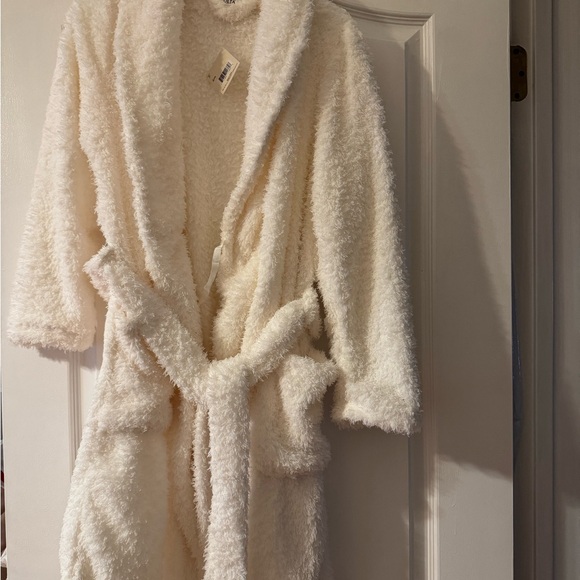 Ulta Robe - Picture 4 of 6